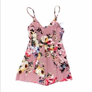 💖 Gorgeous floral romper